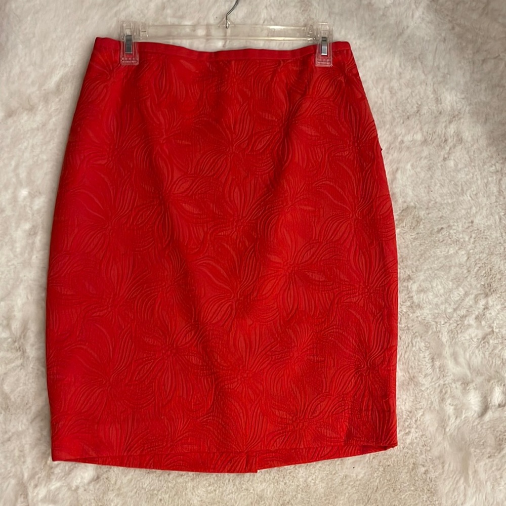 The Limited, red textured pencil skirt, Size 8